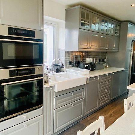 Hameway House- Stunning 4 Bedroom House With A Spacious Kitchen London Exterior photo