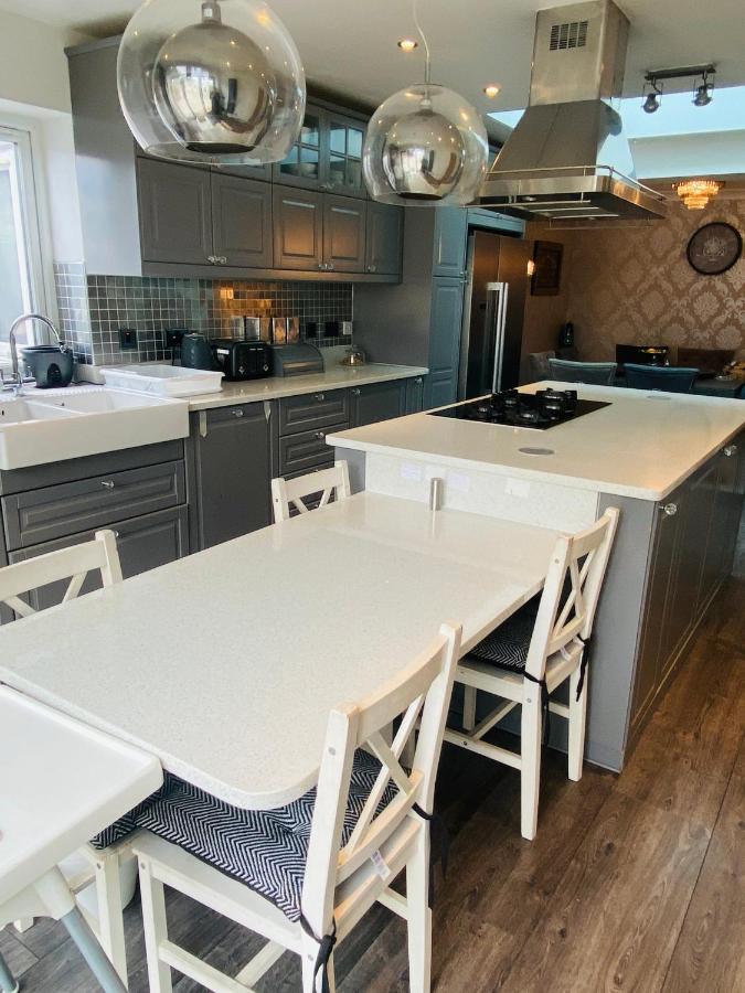Hameway House- Stunning 4 Bedroom House With A Spacious Kitchen London Exterior photo
